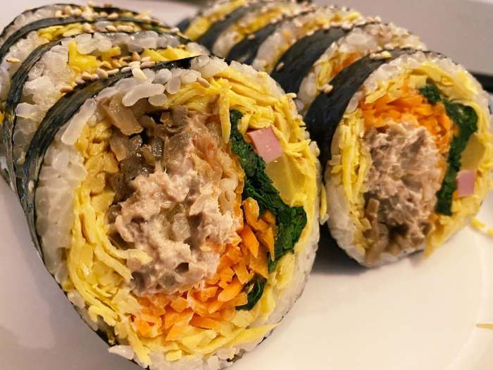제209회 놀라운토요일 매콤진미 묵은지참지 소불고기 3종 김밥 생토마토 떡볶이 차태현 유연석 추천 놀토 서울 중곡제일시장 맛집 소개