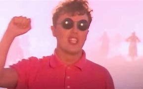 TEARS FOR FEARS- 'EVERYBODY WANTS TO RULE THE WORLD'