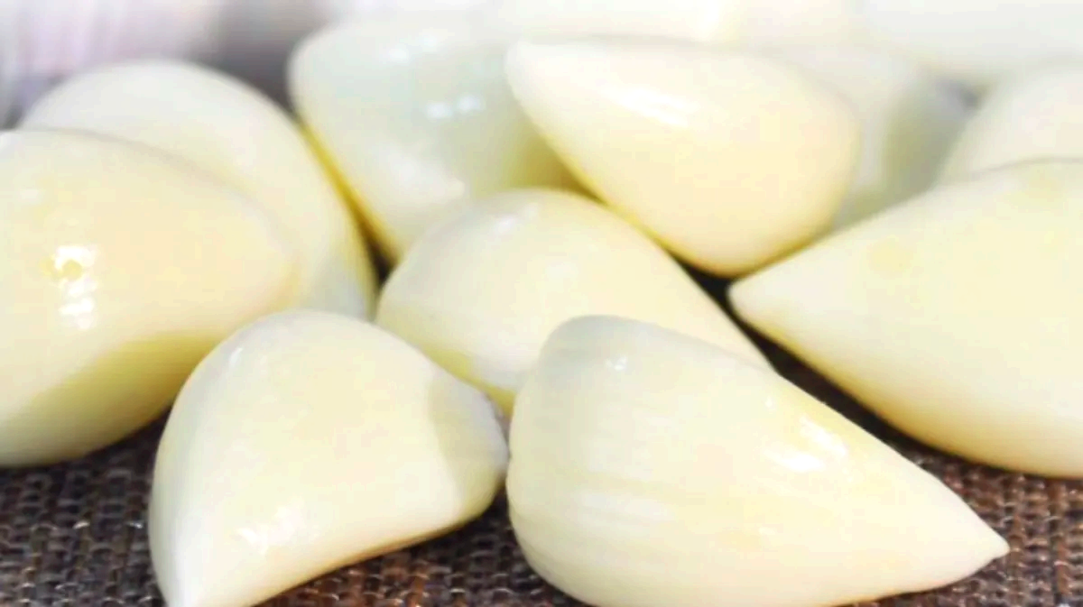 하얗고 통통한 마늘