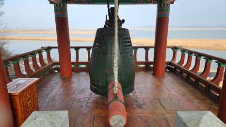 김제 망해사 : 김제평야의 일출과 새만금지구의 일몰이 있는 바다를 바라보는 사찰