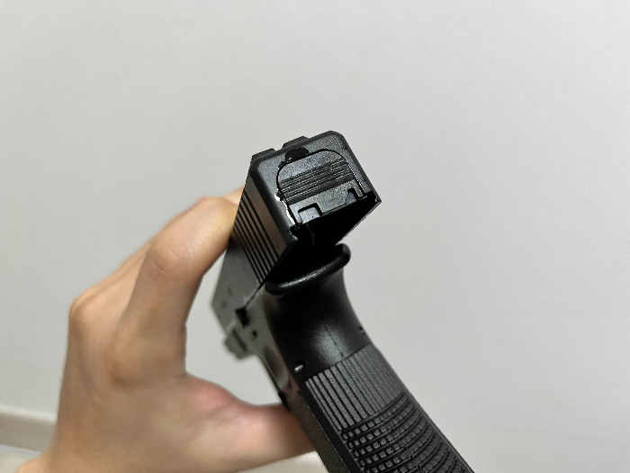 글록 상부 슬라이드 뒤 보호마개 분리 제거