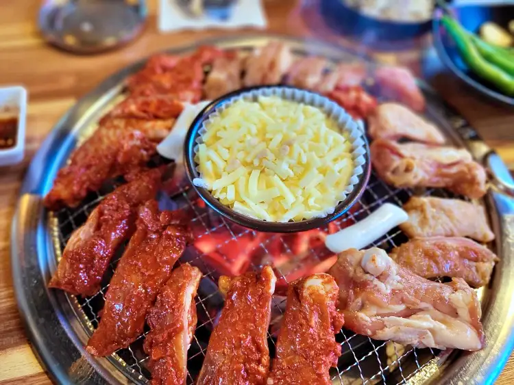 네모세모 닭갈비 맛집 47년 전통 치즈퐁듀 닭갈비, 숯불 구이 닭갈비 맛있는 곳