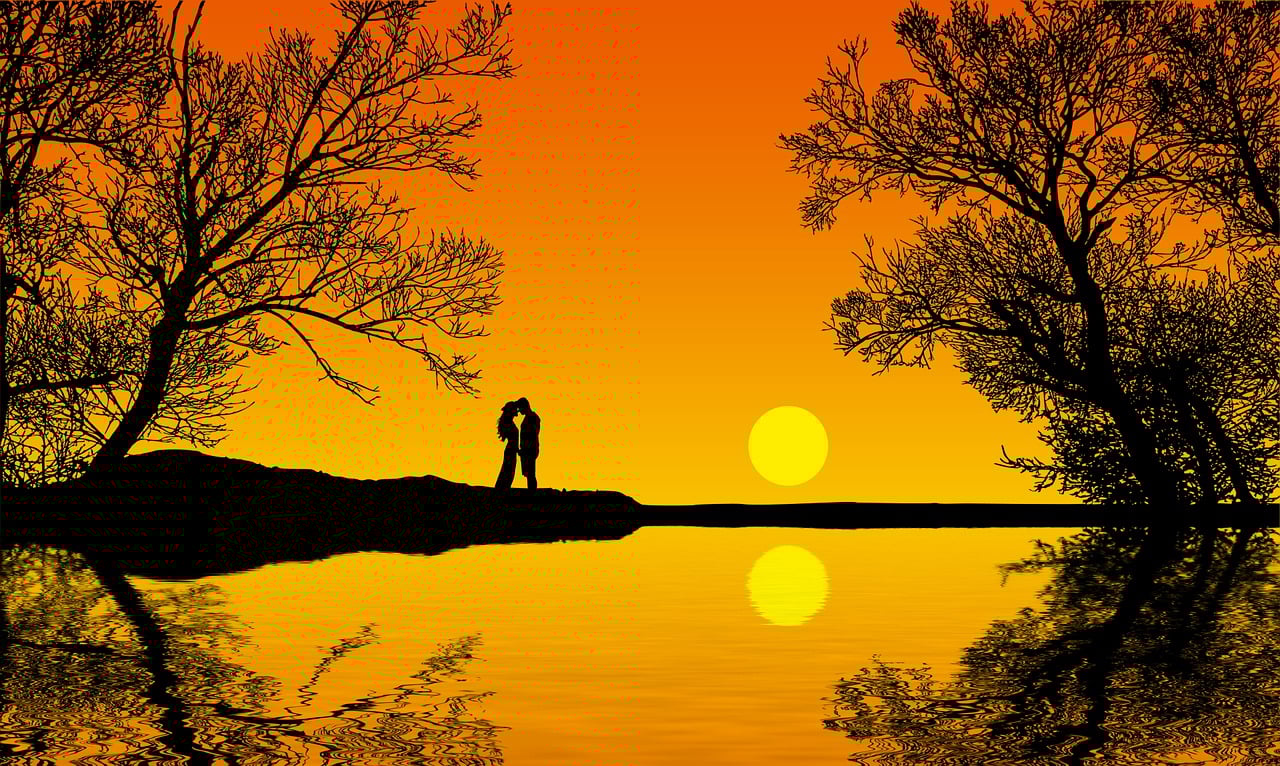 노을질때 연인모습