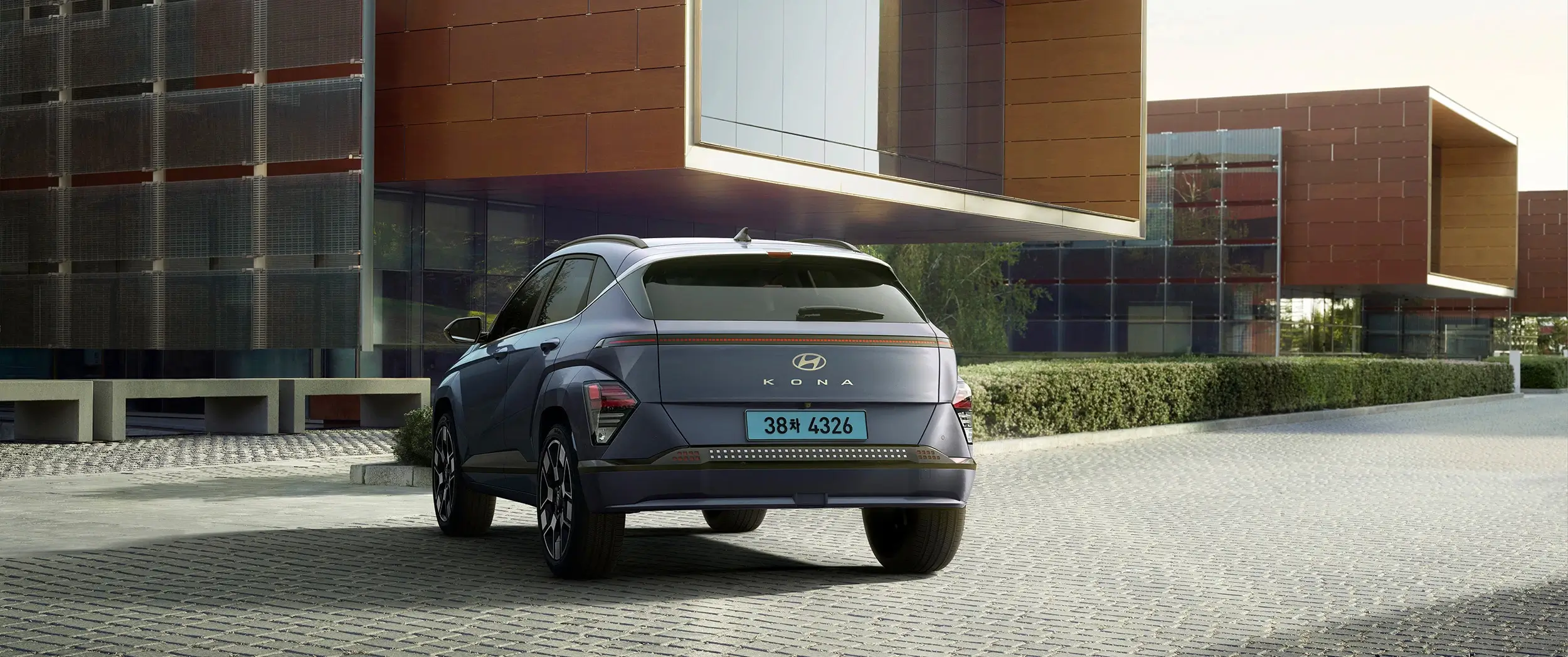 현대 코나 일렉트릭 이미지 측면 후방