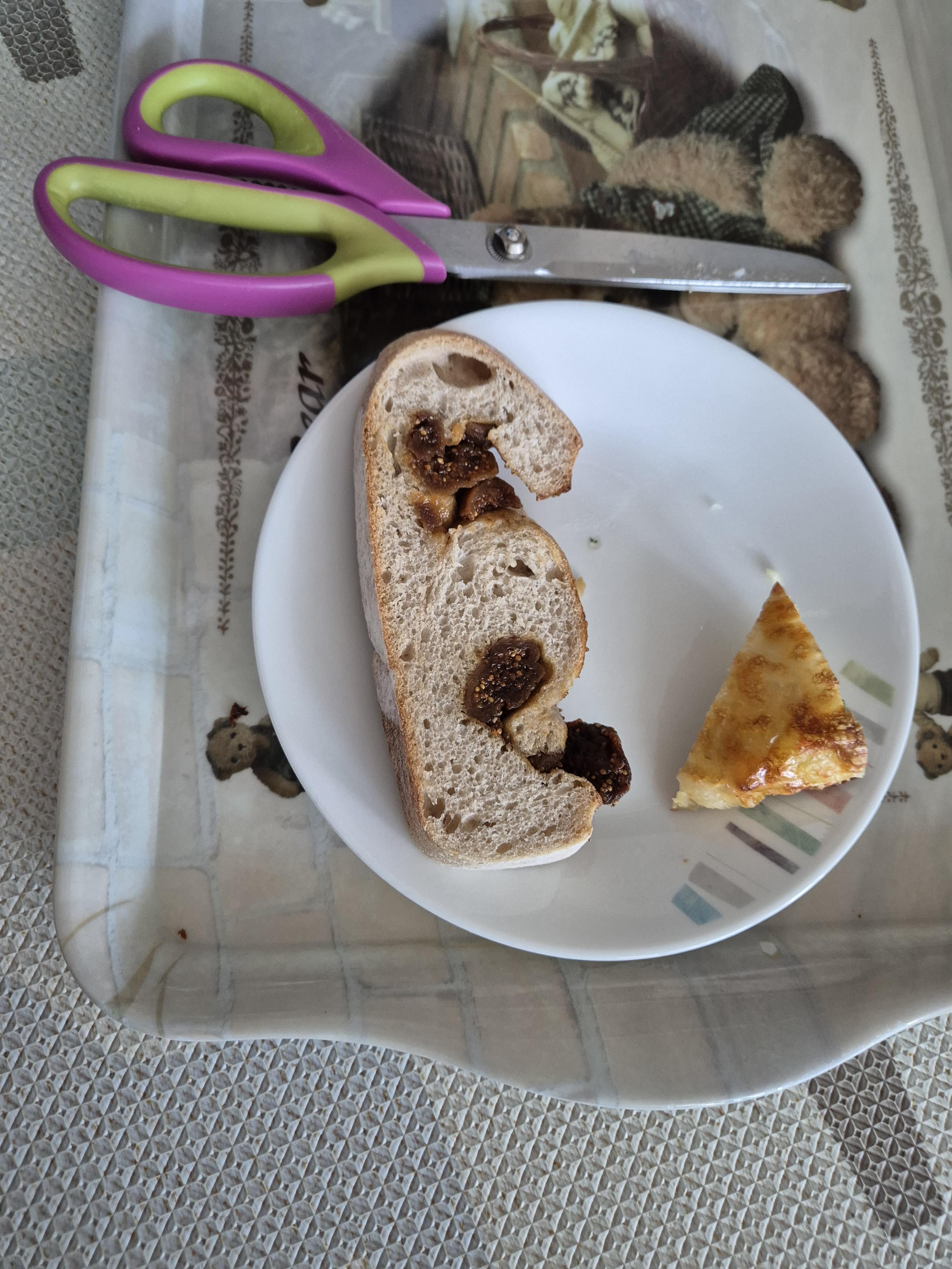 소맥 베이커리 깜빠뉴 단면