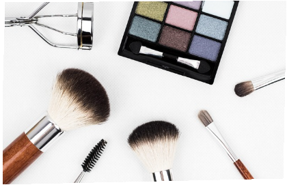 트렌디한 메이크업 룩 따라 하기 – 계절별, 분위기별 메이크업 스타일링 가이드