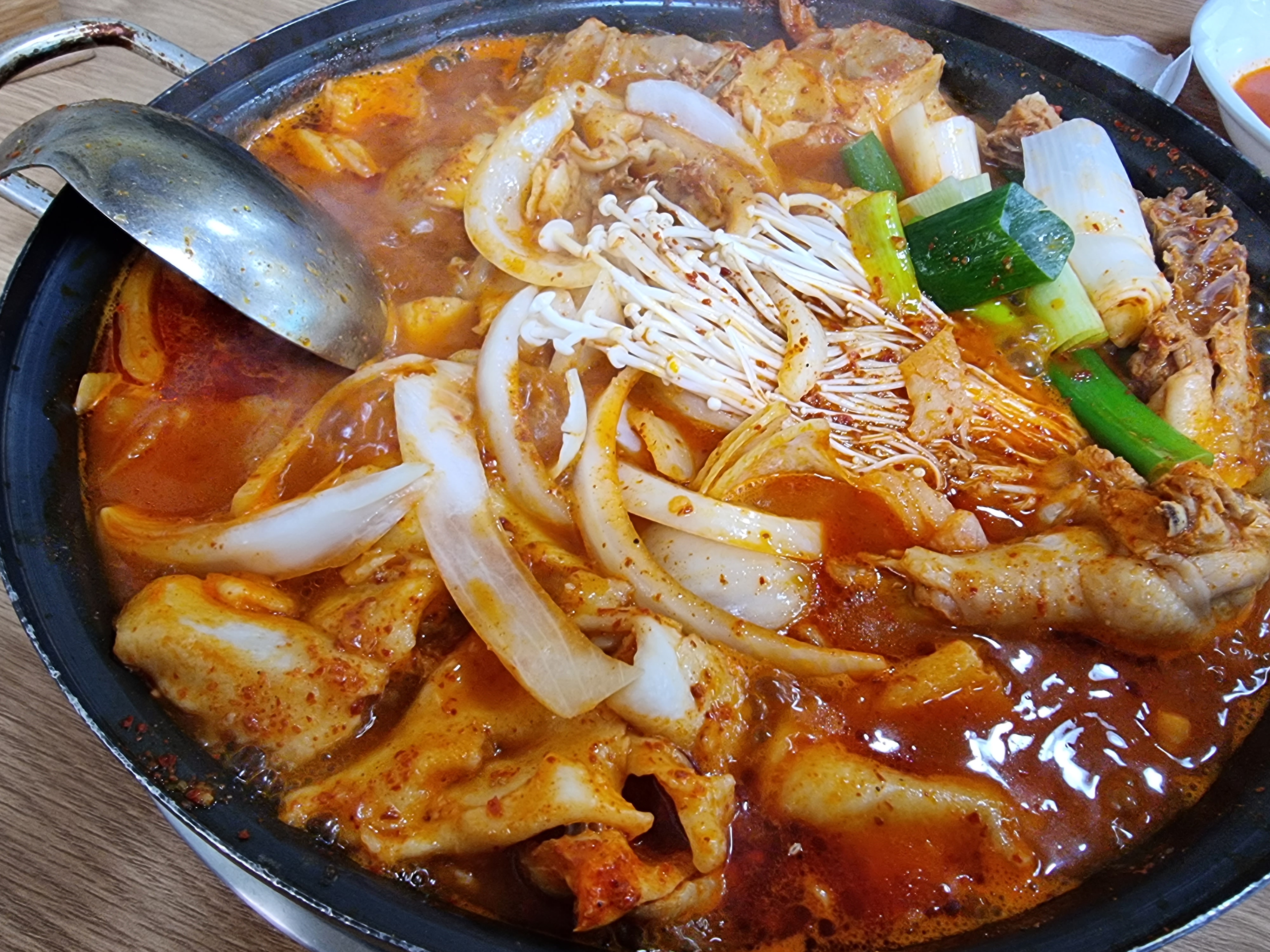 파주 능골매운탕 닭볶음탕