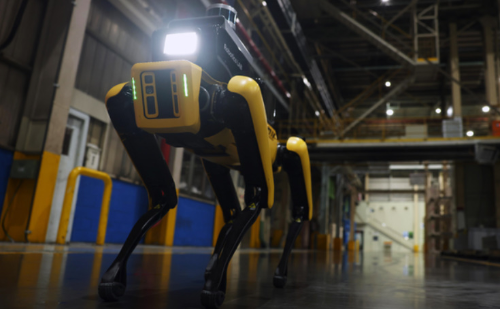 알트태그-공장을 지키고 있는 로봇개