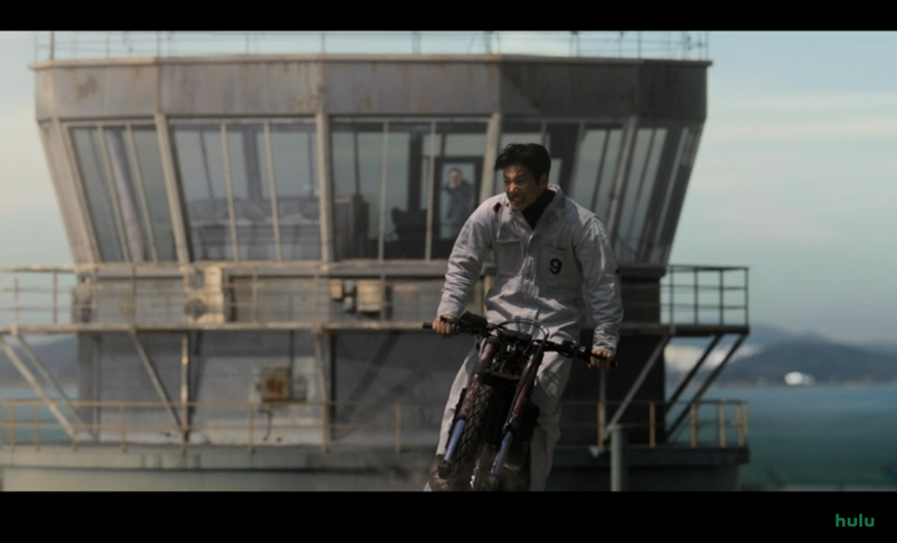 “디즈니+ 조각 도시 4~6화 리뷰, 지창욱 탈출 장면 이미지”