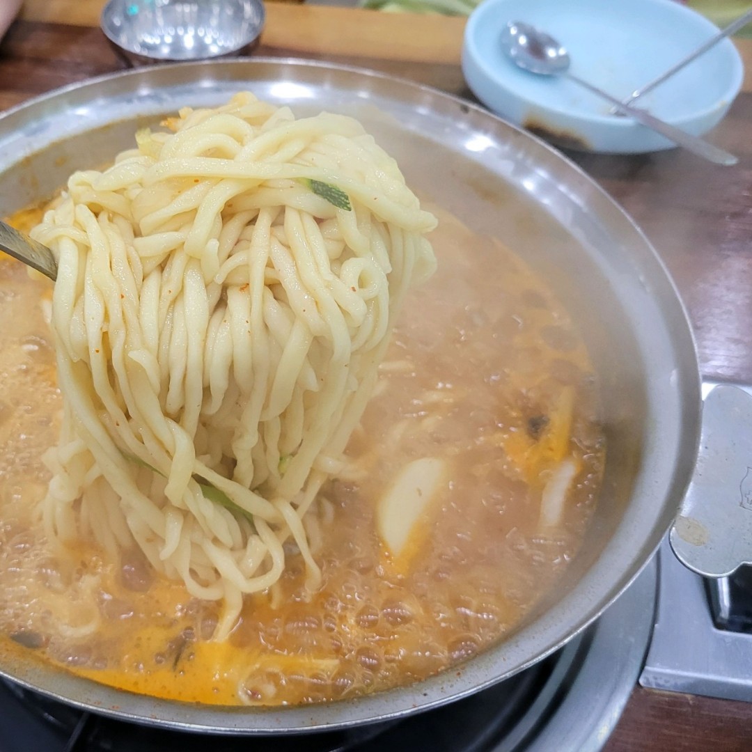 전통궁중칼국수 메뉴 이미지