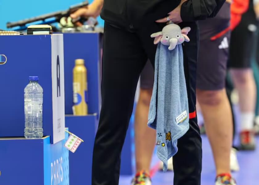 파리올림픽 여자 사격 김예지 선수 코끼리 인형