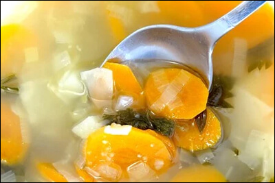 치킨 스톡을 이용한 수프