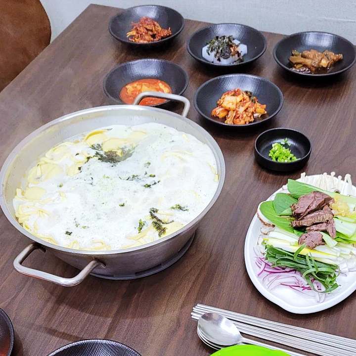 6시내고향 강원 철원 만두전골 만두소에 무우가 들어간 손만두 버섯전골 맛집 오늘 방송 추천