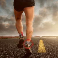 도로위-런닌하는-사람