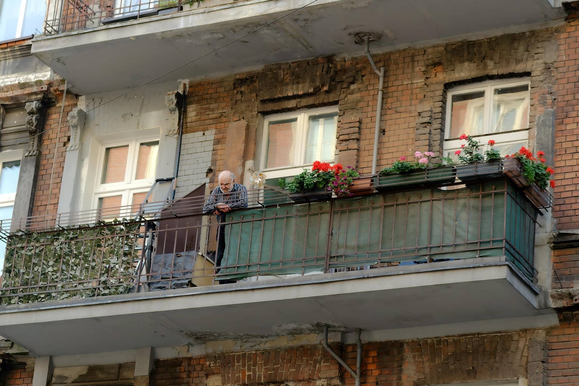 주거보장과 건강보장으로 살펴보는 노후의 삶의 질