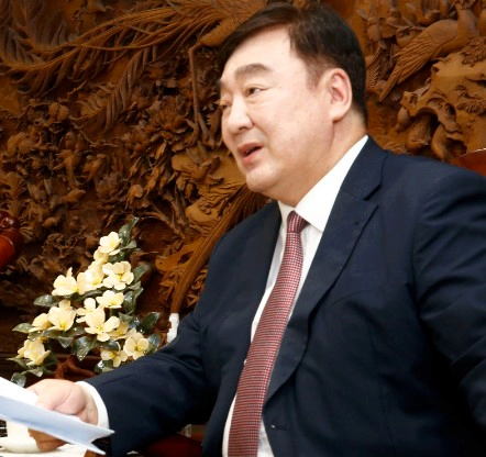 왕원빈 중국 외교부 대변인과 싱하이밍 주한중국대사