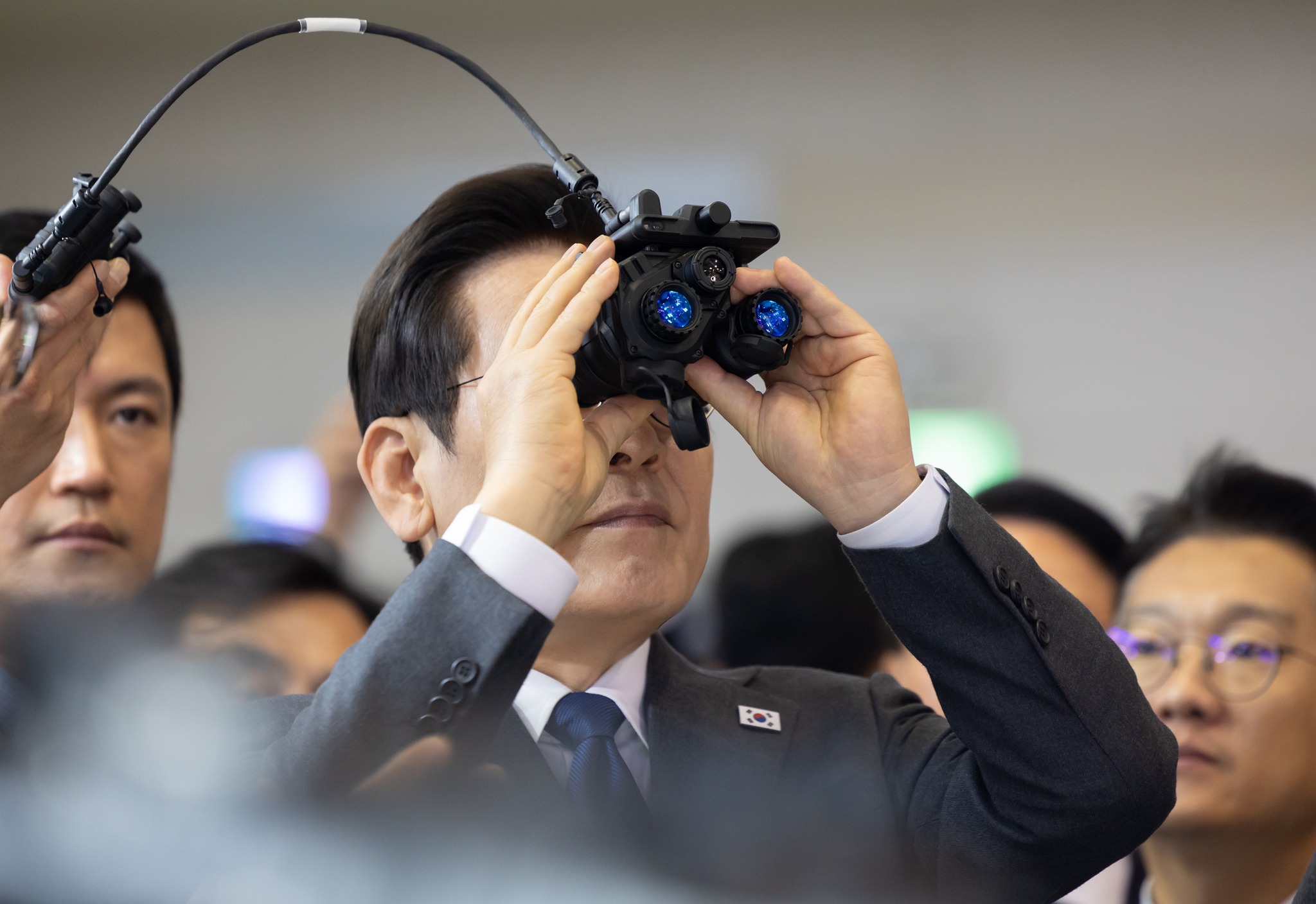 정치뉴스 브리핑 히어로 이미지(교체)