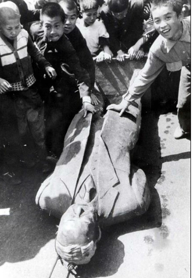 이승만 독재 동상