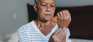 손목 통증 원인&amp;#44; 증상&amp;#44; 치료법 총 정리 (2025 최신)