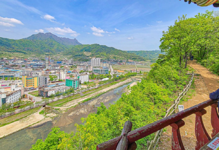 봉명산 출렁다리