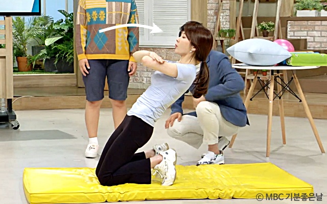 무릎통증에 좋은 운동 앞벅지 운동법, 무릎 아플때 하는 운동, 건강 팁줌 매일꿀정보