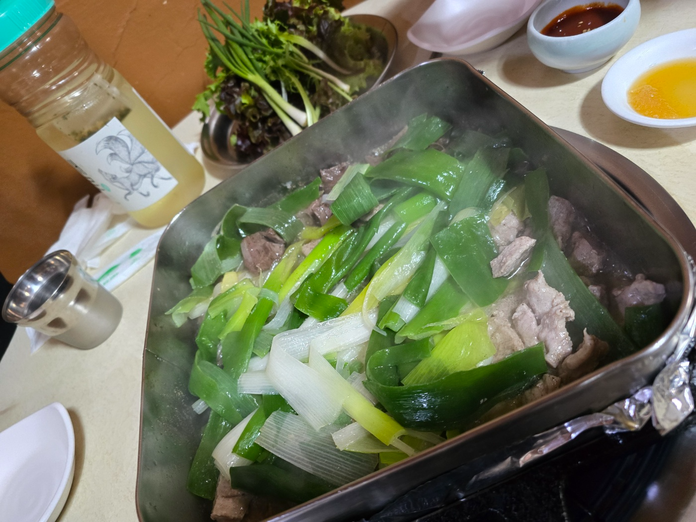 대파가 가득 들어간 돼지보쌈