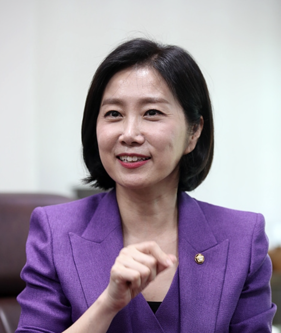 허은아10