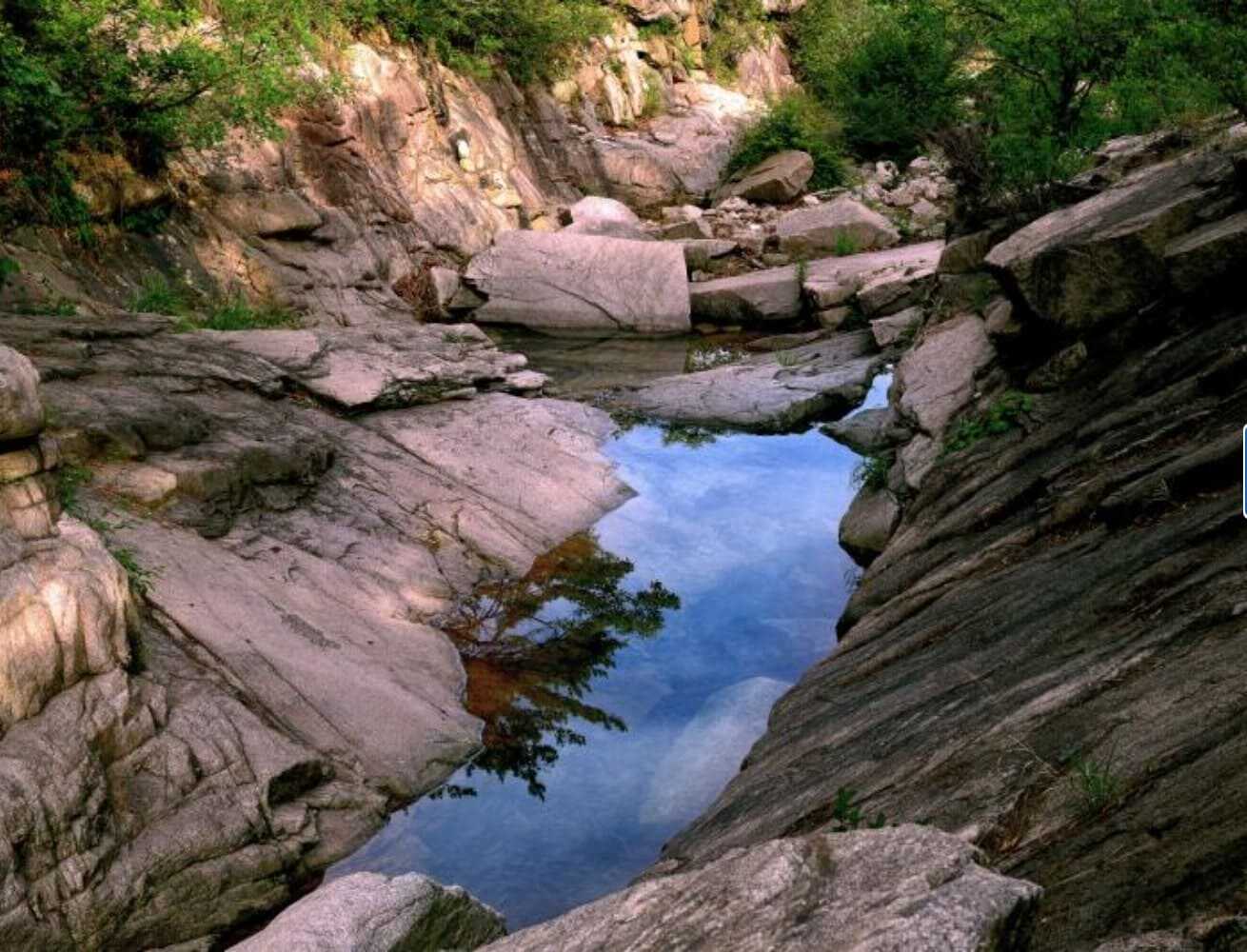 진관사계곡 전경2