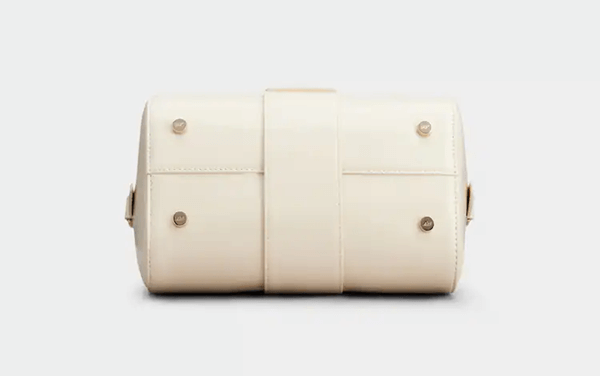 태양을 삼킨 여자 58회 장신영 가방