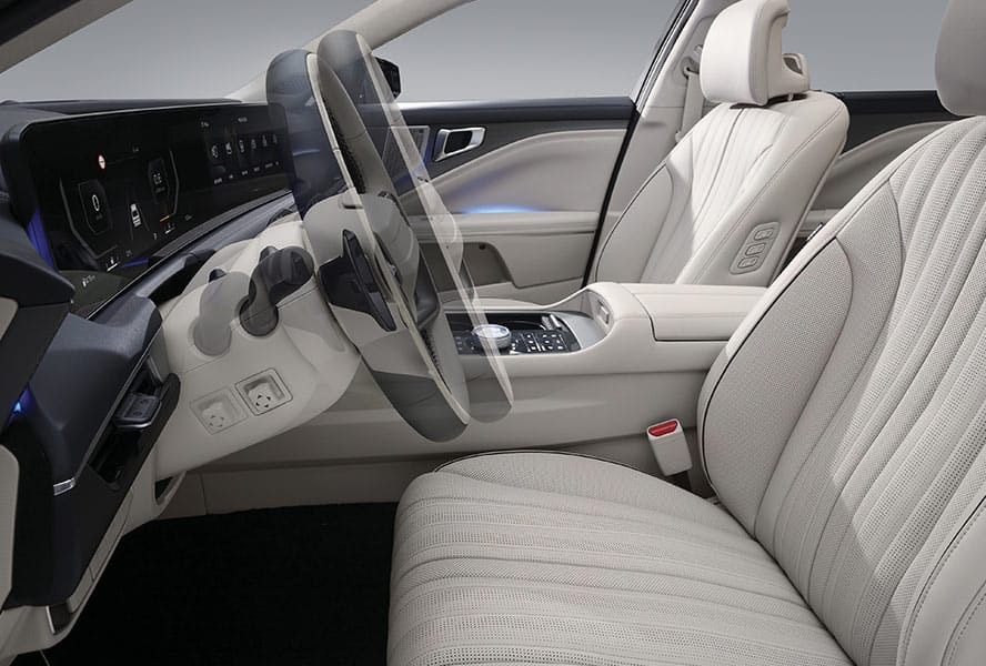 기아 k8의 실내 모습