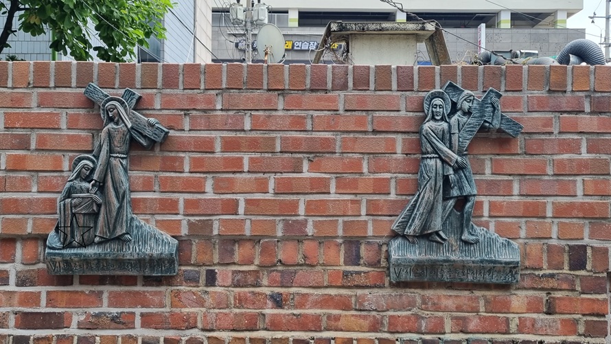 파주 금촌성당 십자가의 길 사진
