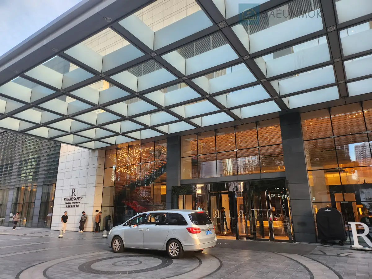 상해-르네상스-푸투오-호텔-입구