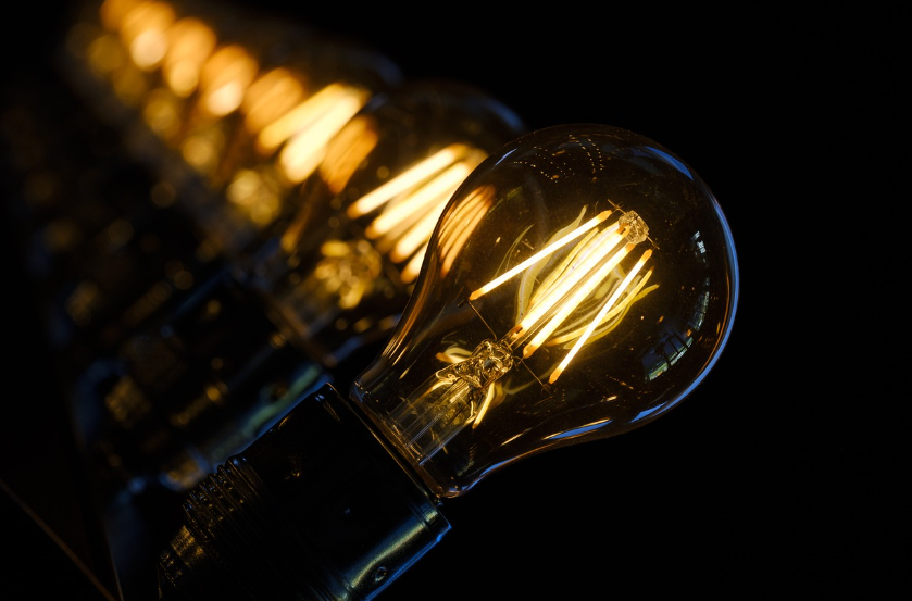 "조명가게" 원작과의 스토리,캐릭터,연출 비교 정리