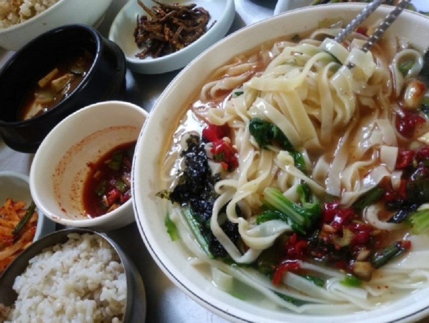 문경-칼국수-향춘손칼국수