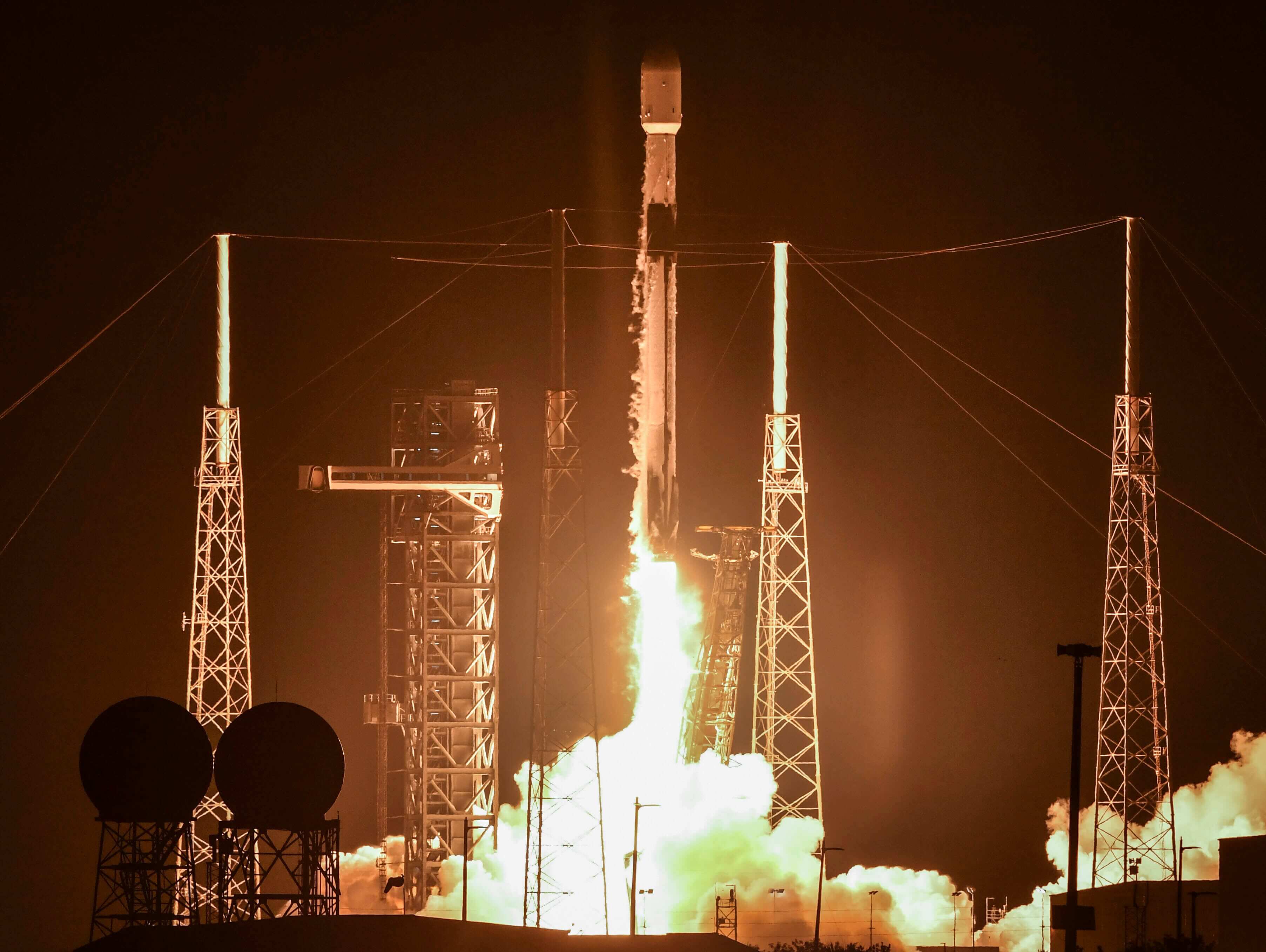 스페이스X 민간인 최초 우주 유영
