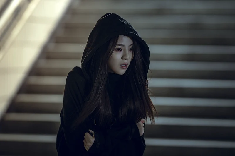 경성크리처 시즌2의 윤채옥 역을 맡은 한소희