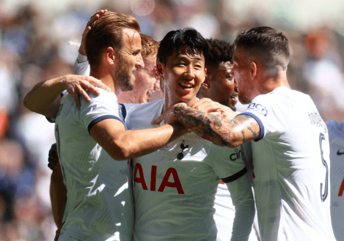 쿠팡 플레이 축구 관련 사진입니다.