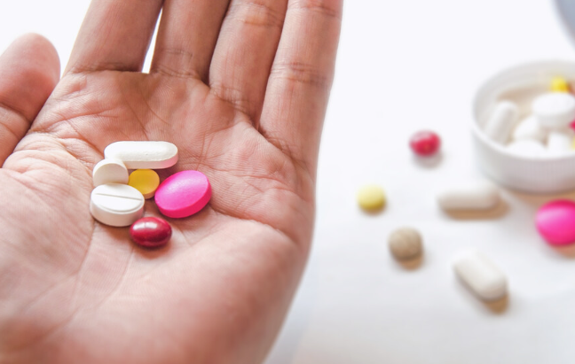 고지혈증약 스타틴부작용 콜레스테롤약 아토르바스타틴 로수바스타틴 근육통 간독성 혈당상승 약물부작용 건강관리