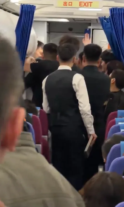 임산부 비행기 탑승 논란&hellip; 초과 임신 주수로 비행기 1시간 넘게 지연