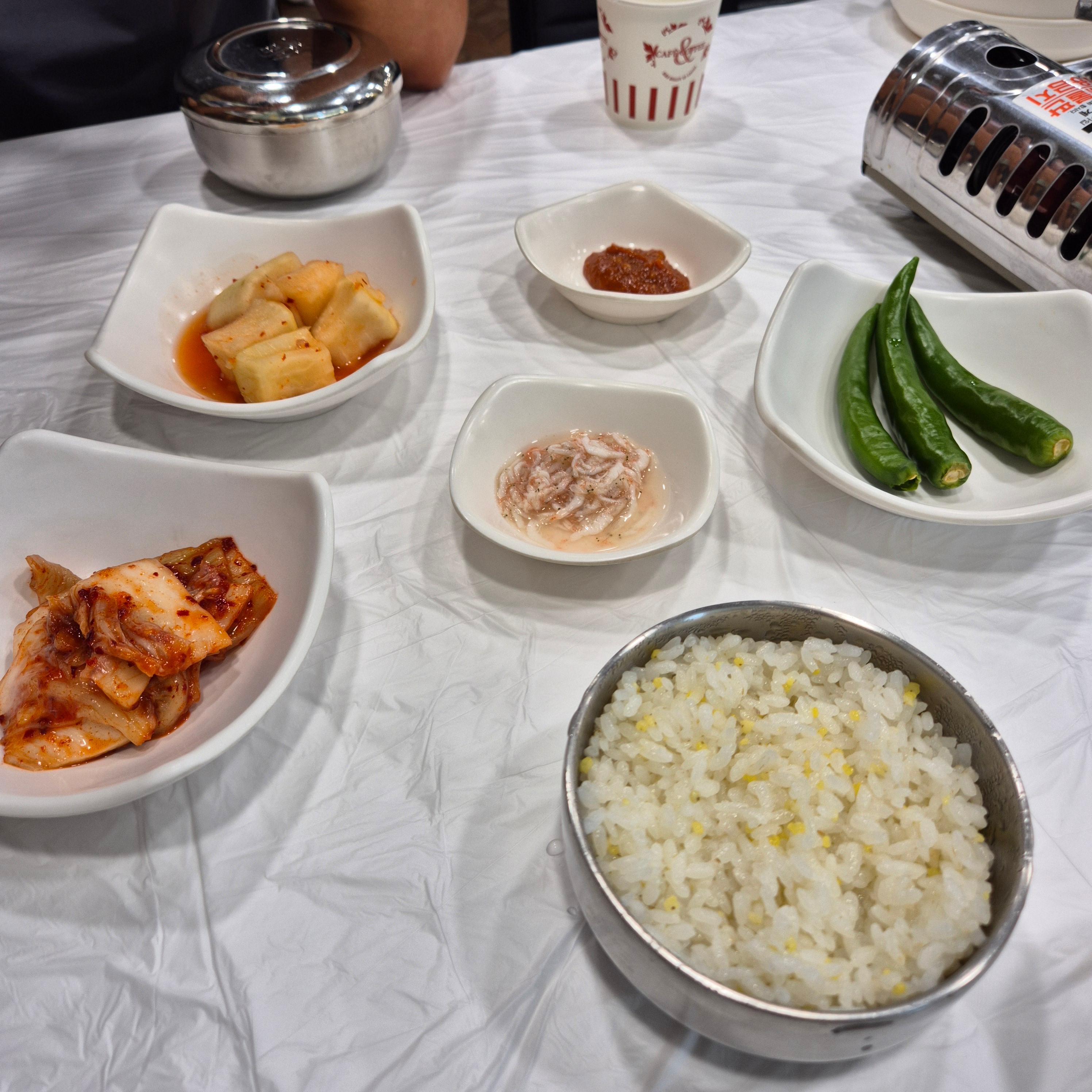 구경시장&amp;#44; 단양 구경시장&amp;#44; 충청도 순대&amp;#44; 순대전골&amp;#44; 훈이네 마늘빵&amp;#44; 오성통닭&amp;#44; 단양 닭강정&amp;#44; 흑마늘 아이스크림&amp;#44; 단양 마늘만두&amp;#44; 구경시장 주차 