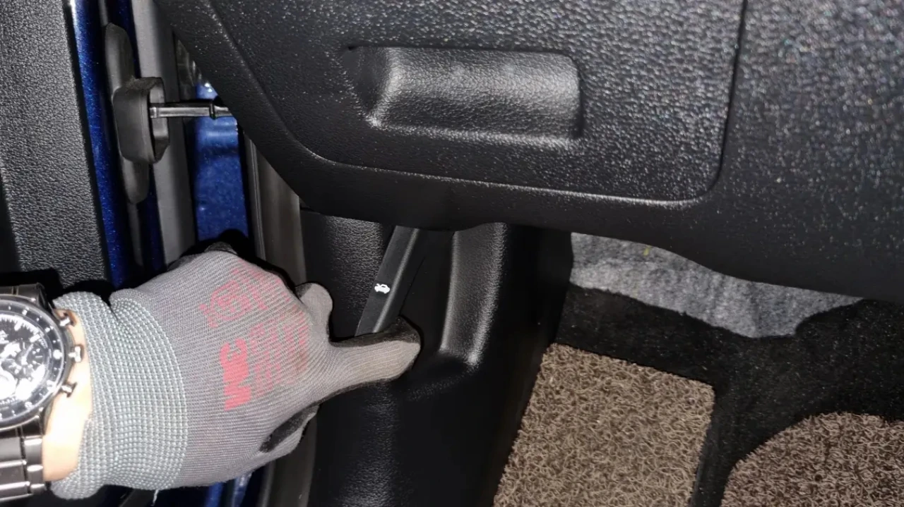 보닛 열림 레버