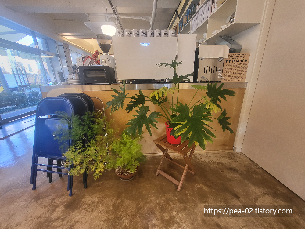 거제 뜨루와 내부 인테리어