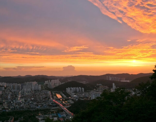 안양 망해암 : 도심 위에서 바다를 바라보던 수행처 서해의 낙조를 품은 천년고찰