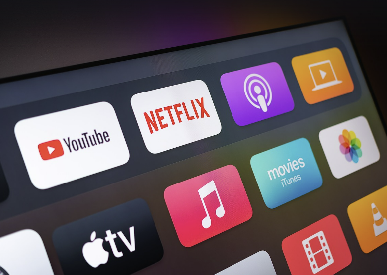 OTT 플랫폼 전자기기 사진