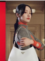 프라다 엠버서더의 저주?