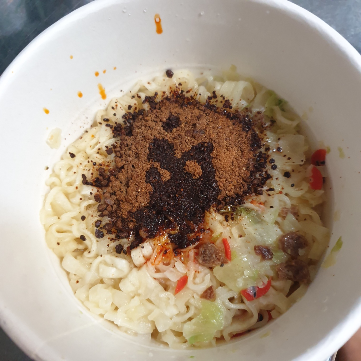 신볶게티_컵라면_전자레인지