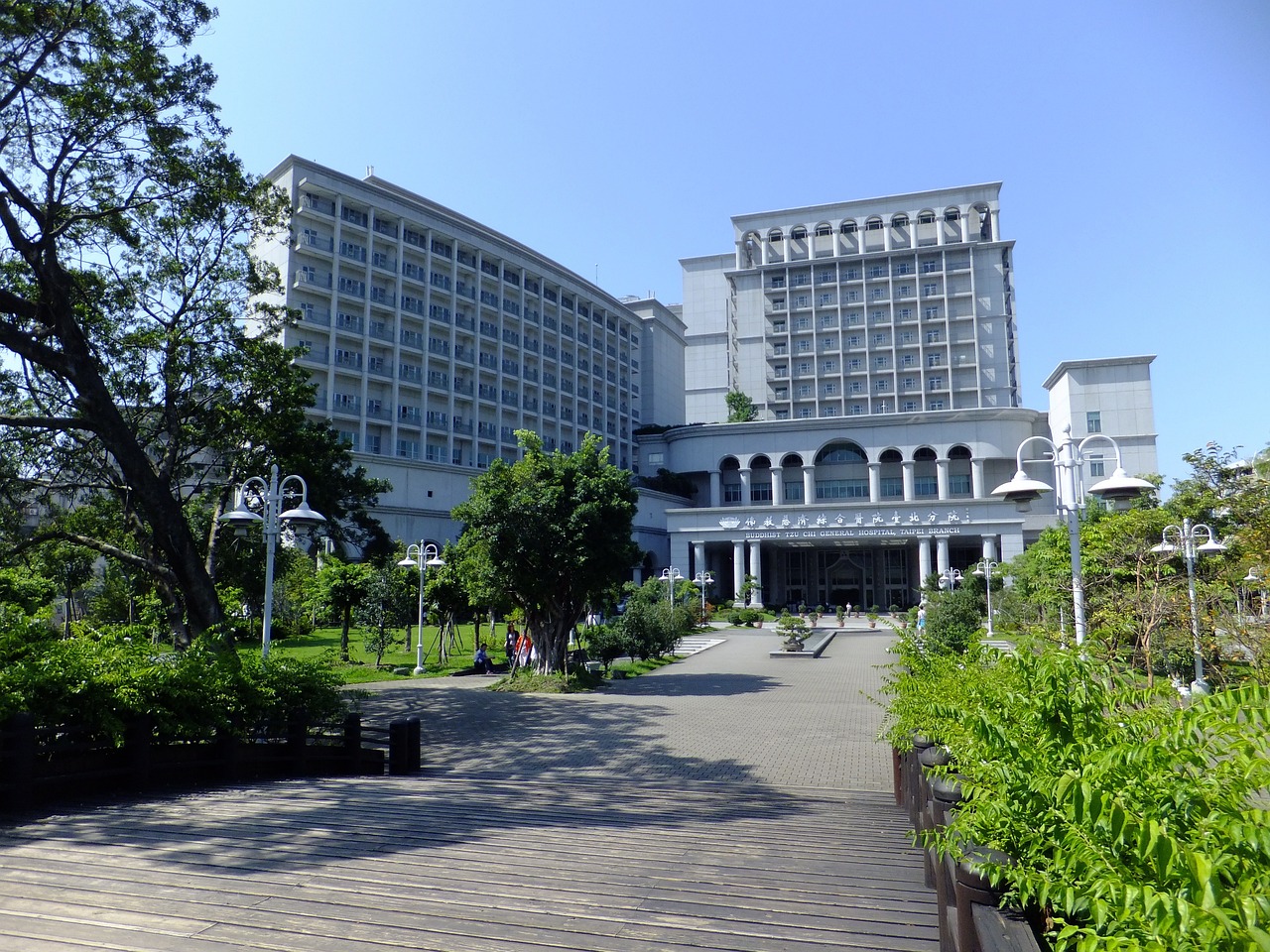 센터 외관을 상징하는 건축물 이미지