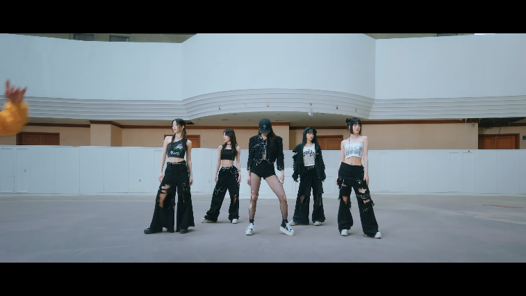 이브, 프시케 그리고 푸른수염의 아내 MV