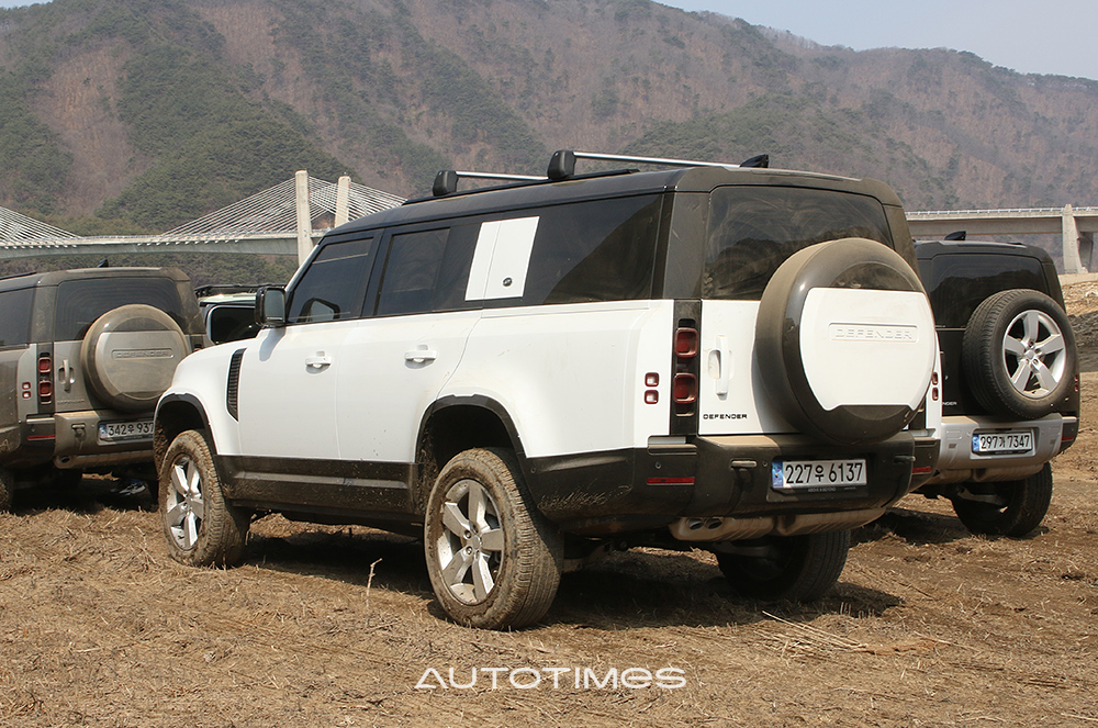 랜드로버 디펜더 130