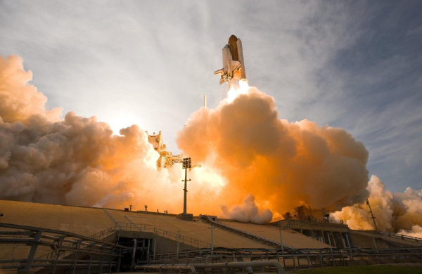 우주선이 이륙하는 모습